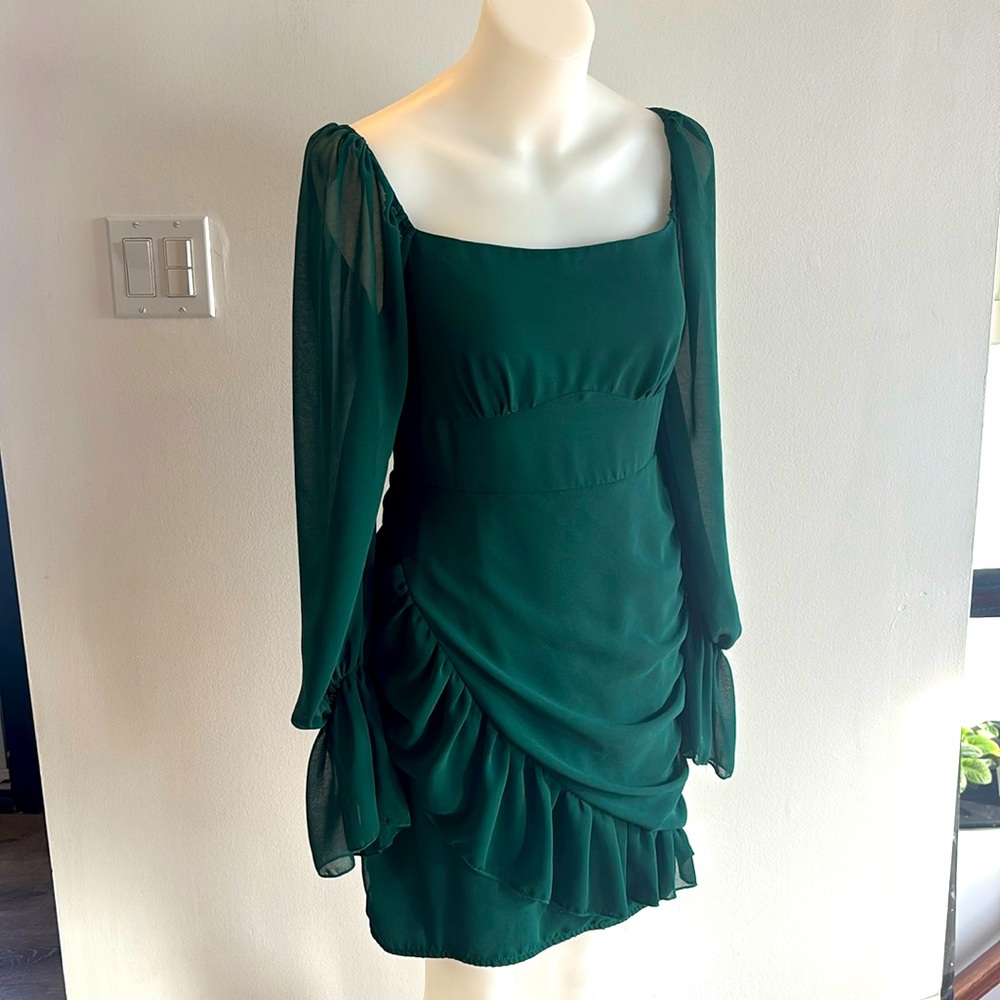 NWOT Elegant Semi Sheer Emerald Dress